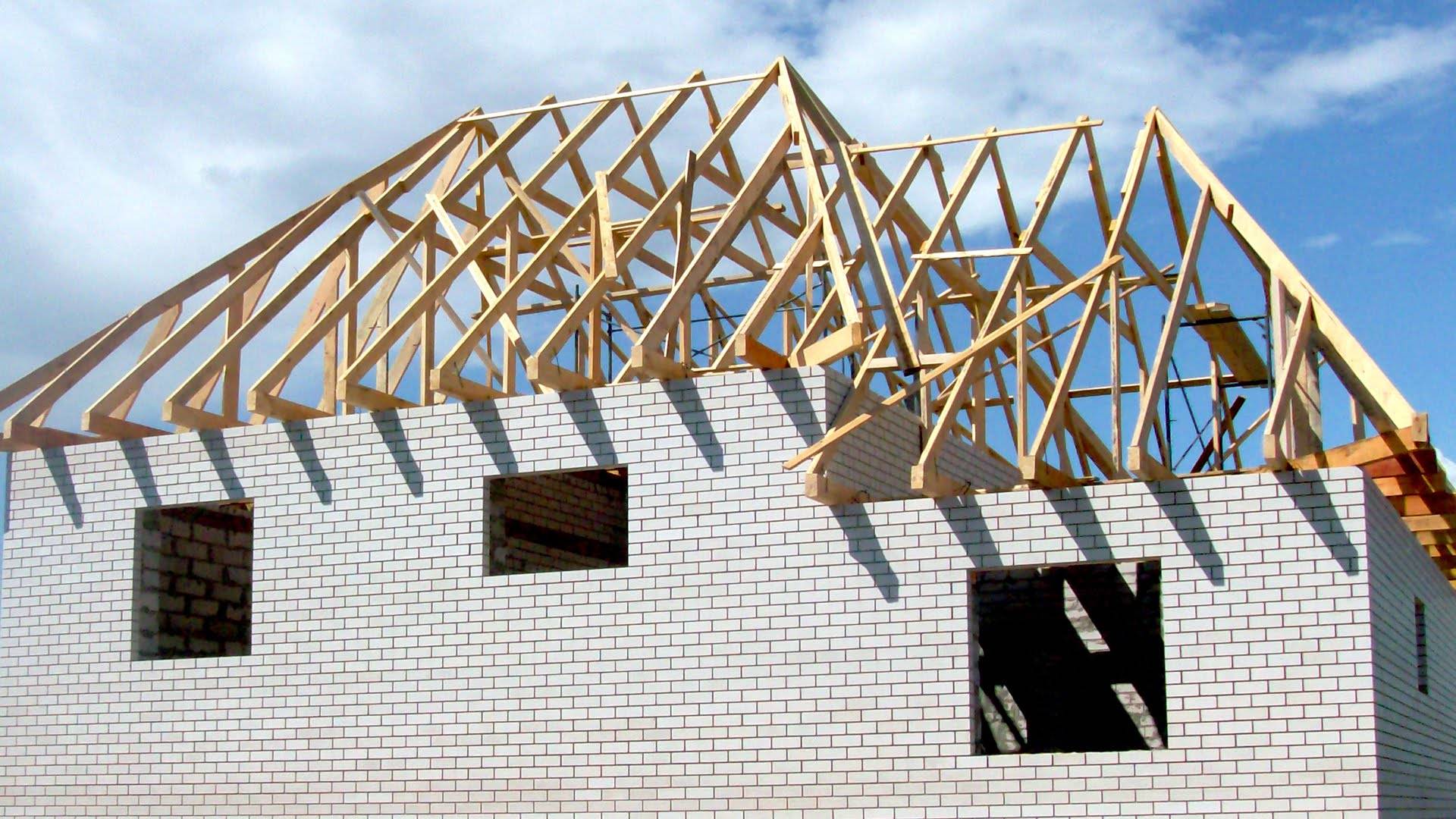 Четырехскатная крыша: конструкция стропильной системы, расчет, монтаж