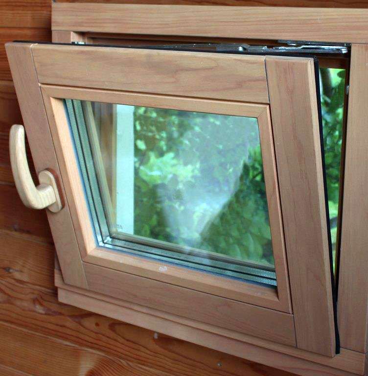 Окна для бани - деревянные или пластиковые лучше?