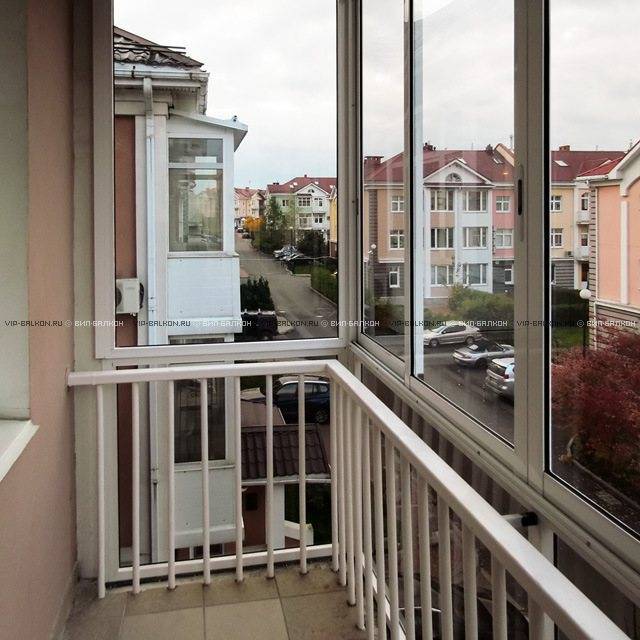 Французское остекление балкона - виды, преимущества, уход