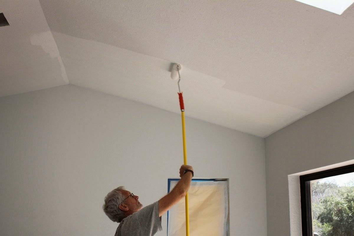 Нужно ли грунтовать потолок перед покраской, грунтовка своими руками: инструкция, фото и видео