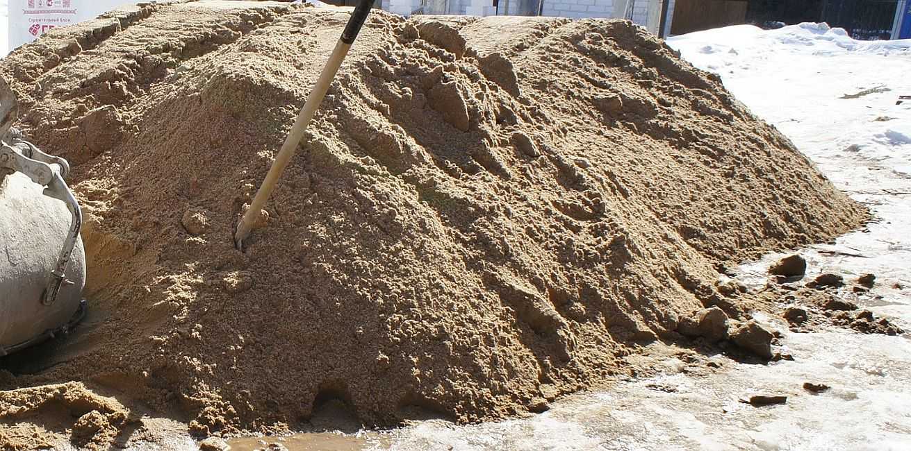 Какой песок лучше для огорода – речной или карьерный, для кладки кирпича, и какой выбрать для 5 других целей применения