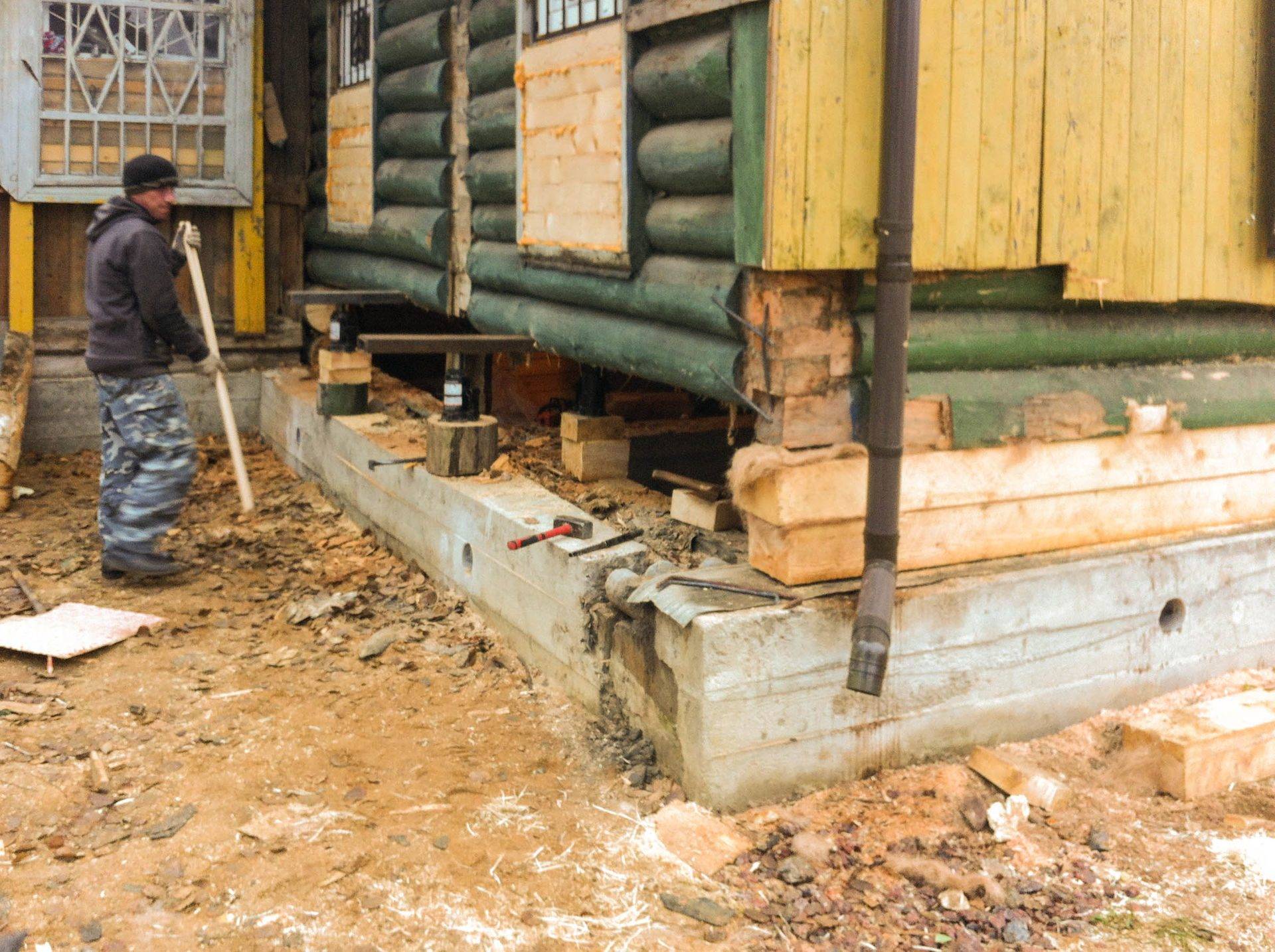 Подведение, ремонт и замена фундаментов старых деревянных домов