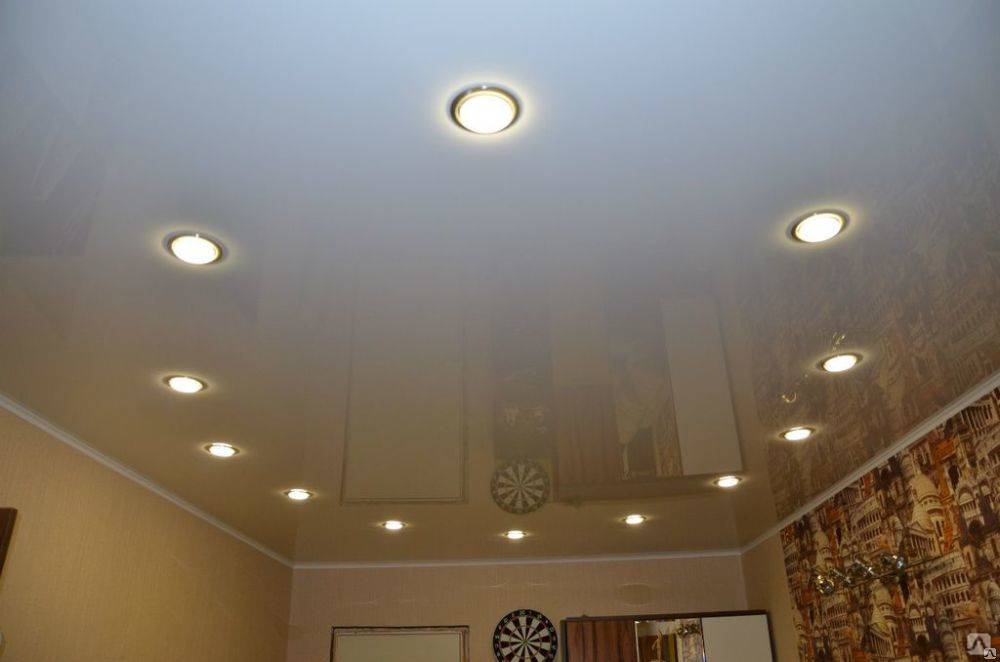 Расположение светильников на натяжном потолке (11 фото)