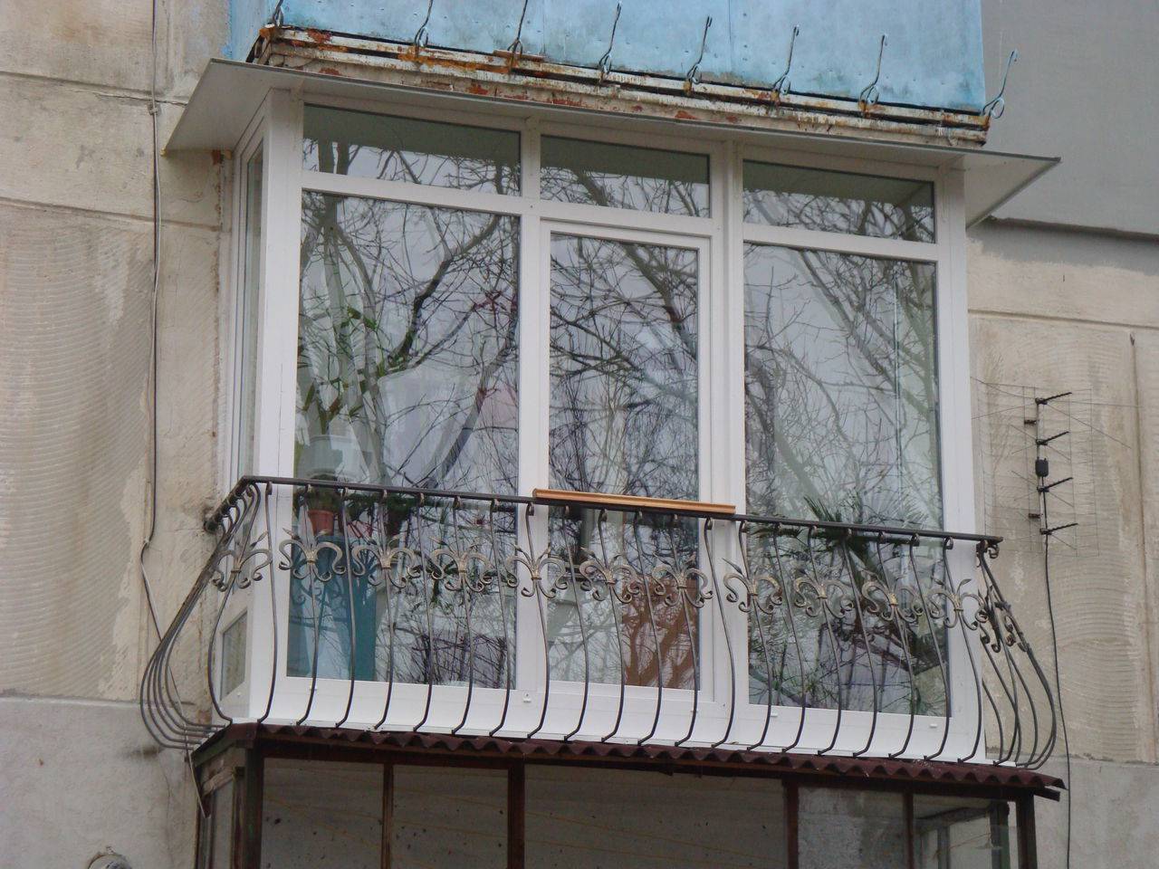 10 особенностей французского остекления балкона