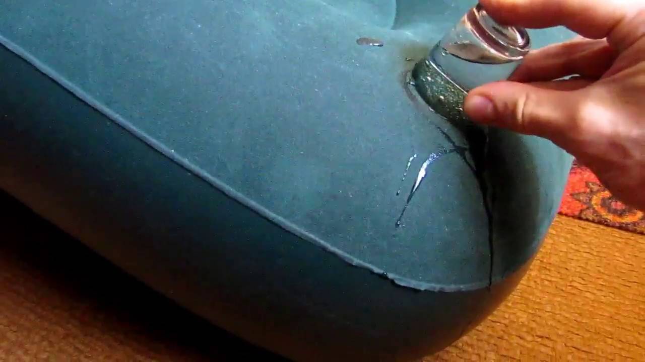 Ремонт надувного матраса в домашних условиях с помощью клея: полезно знать