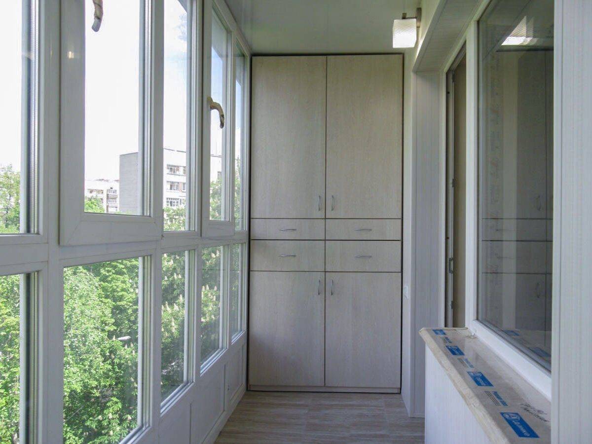 Французское остекление балкона от пола до потолка