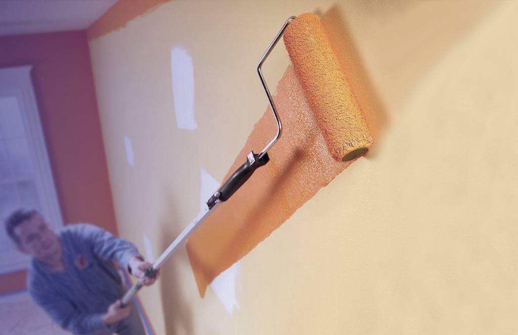 Как выбрать валик для покраски стен и потолка