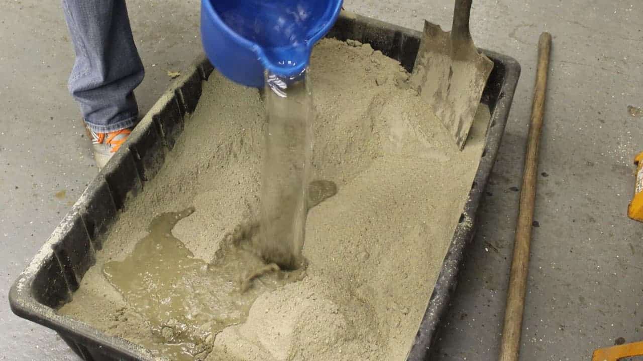 Как разводить цемент с водой без песка?