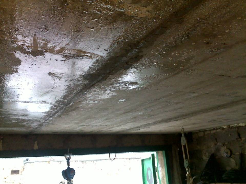 Почему в погребе мокрый потолок: причины появления и способы устранения конденсата