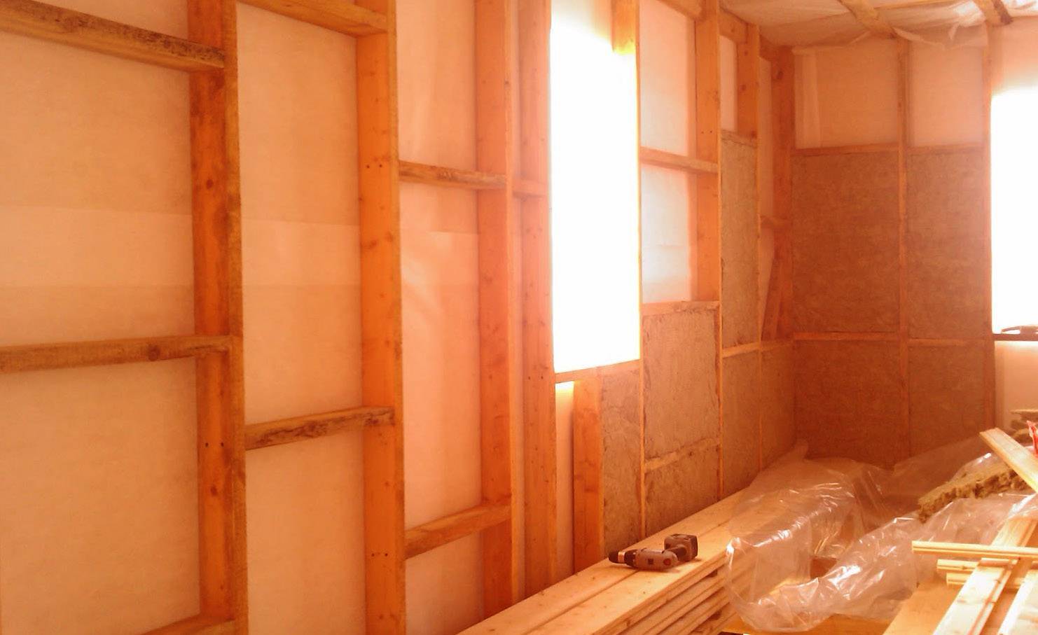 Утепление деревянного дома – пошаговая инструкция, как утеплить снаружи и внутри. обзор лучших материалов для утепления!