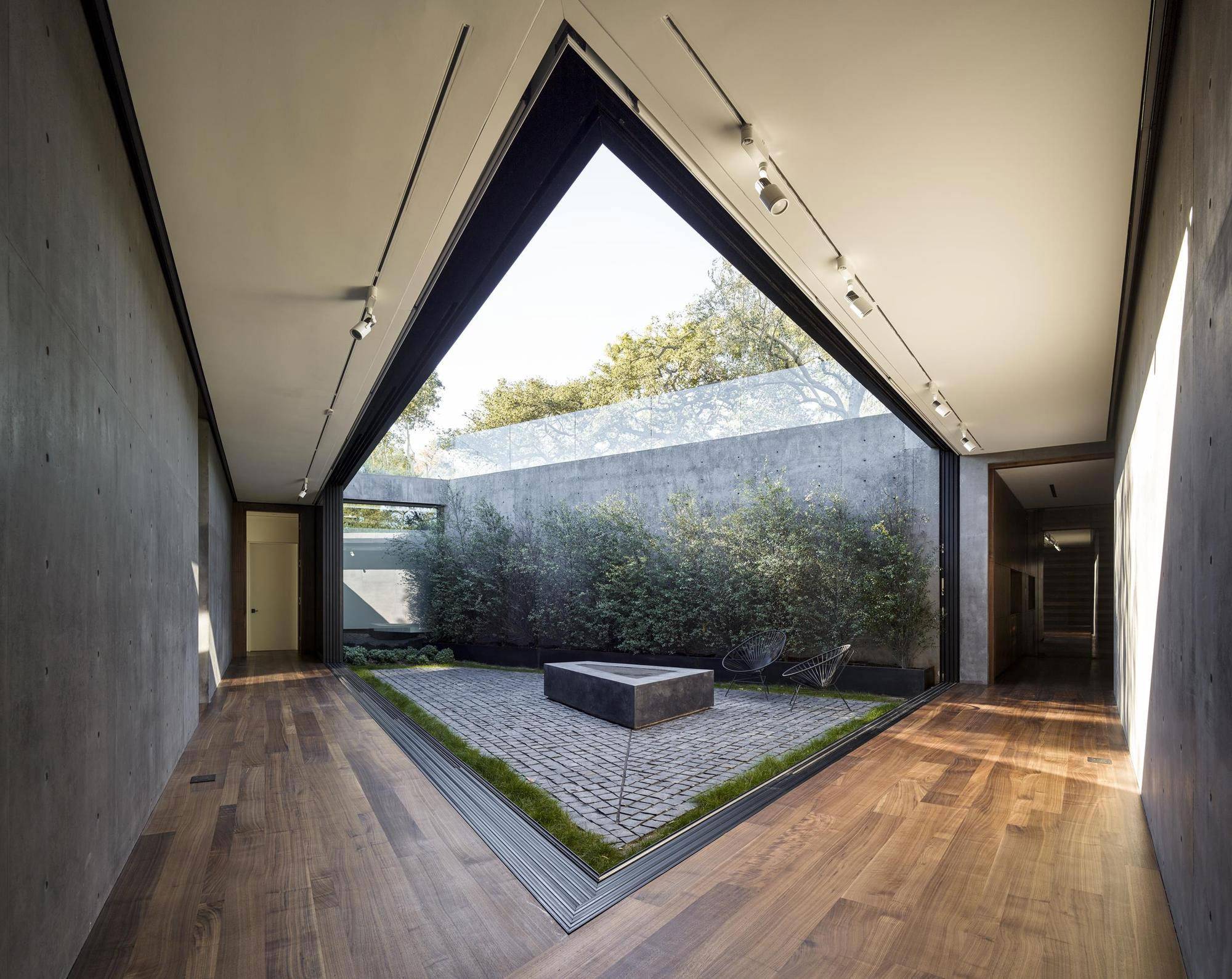 Дома из бетона и стекла: современные технологии, дизайн