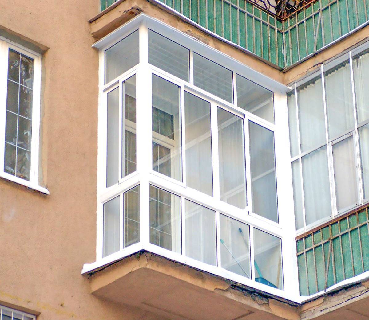 Что выбрать для защиты балкона от солнца?