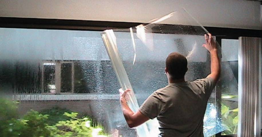 Как правильно наклеить солнцезащитную пленку на окна своими руками