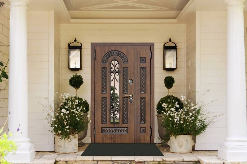 Входная дверь в частный дом: ?выбираем лучший вариант?