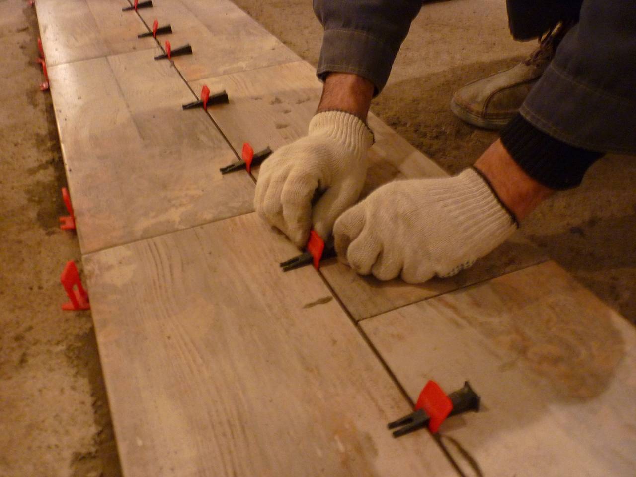 Выполнение плиточных работ: какие материалы, инструменты нужны для укладки плитки, технология процесса