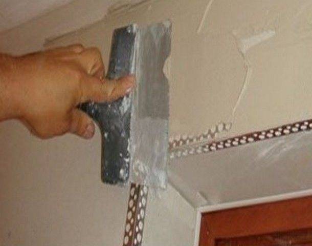 Как выровнять угол стены своими руками штукатуркой и другими материалами