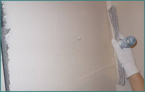 Сколько сохнет шпаклевка на стенах перед покраской или поклейкой обоев