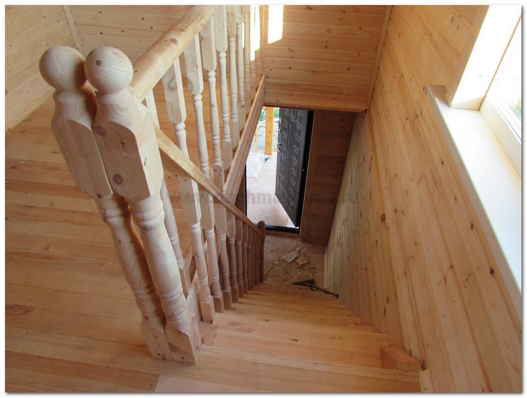 Крепление балясин к деревянной лестнице: какие требования предъявляются, и как их выполнить