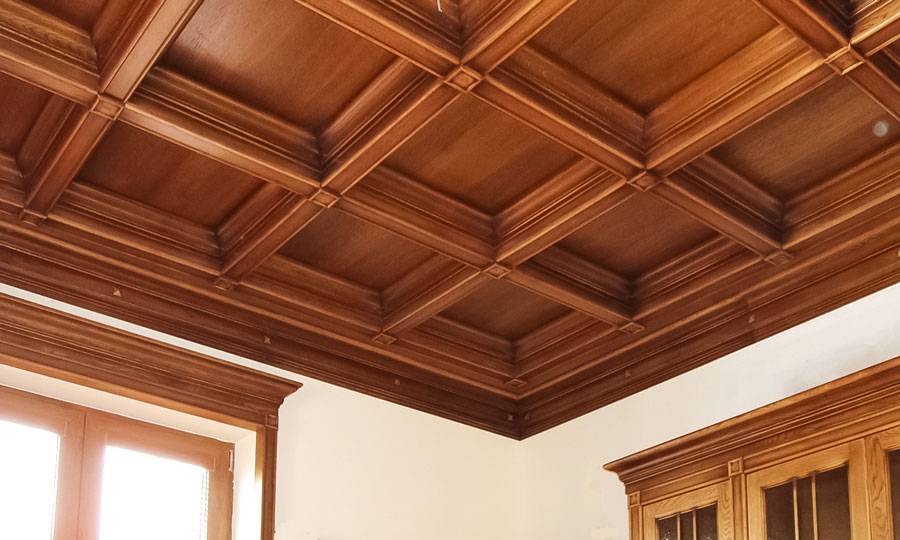 Кессонный потолок из дерева – новинка интерьерного дизайна