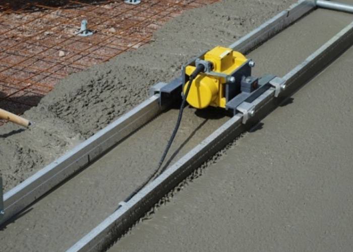 Делаем простой вибратор для бетона из подручных инструментов своими руками