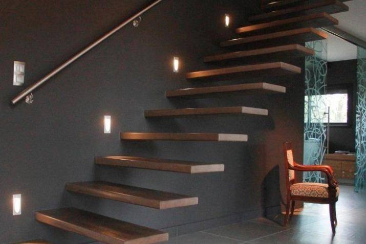 Освещение лестницы в доме - 100 фото лучших идей от профи