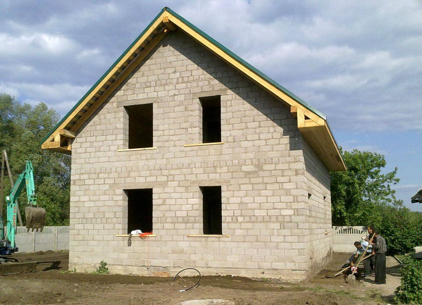 Бюджетное строительство дома из шлакоблоков. как построить и утеплить дом из шлакоблока