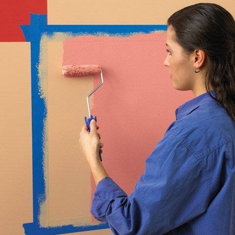 Как правильно покрасить оштукатуренную стену водоэмульсионной краской