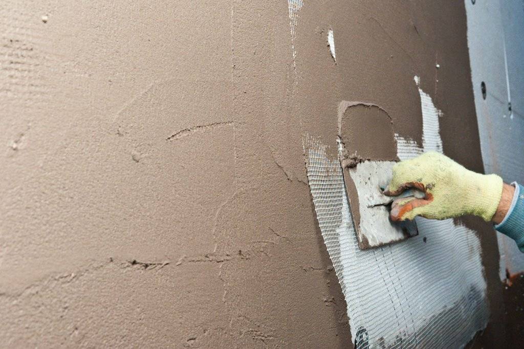 Чем и как выровнять потолок под покраску в квартире своими руками: фото- и видео- инструкция