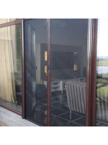6 видов конструкций москитных сеток для балкона: на окна и дверь