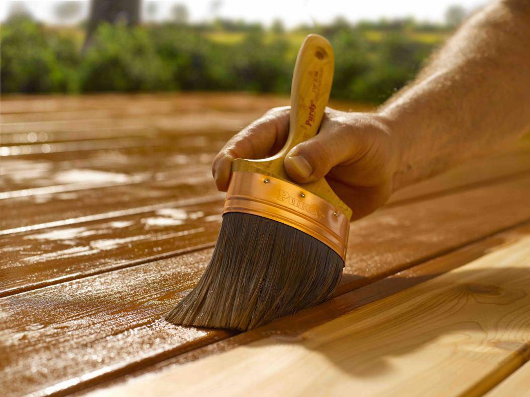 Чем покрыть деревянный пол — лак, масла или краска