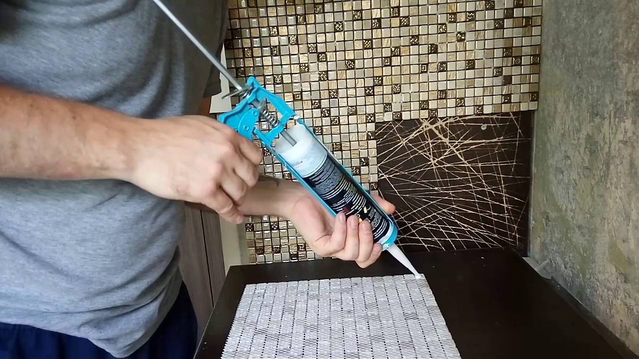 Чем приклеить дерево к бетону дома (как выбрать клей)