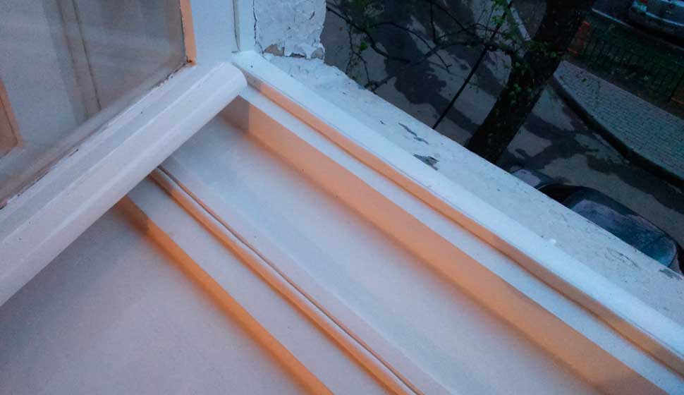 Как утеплить деревянные окна на зиму – технология утепления снаружи и изнутри