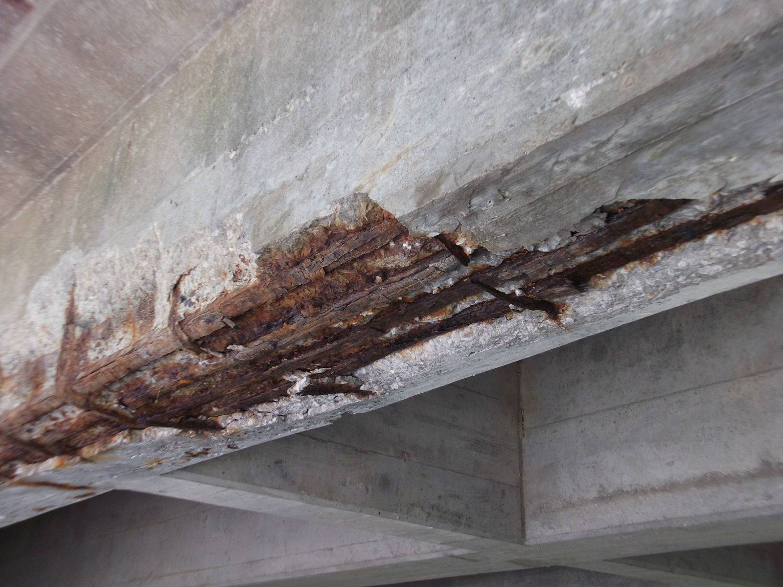 Как предотвратить коррозию бетона и защитить материал от разрушения?