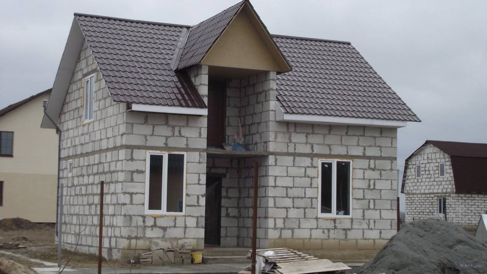 Как рассчитать — сколько стоит построить дом из шлакоблоков
