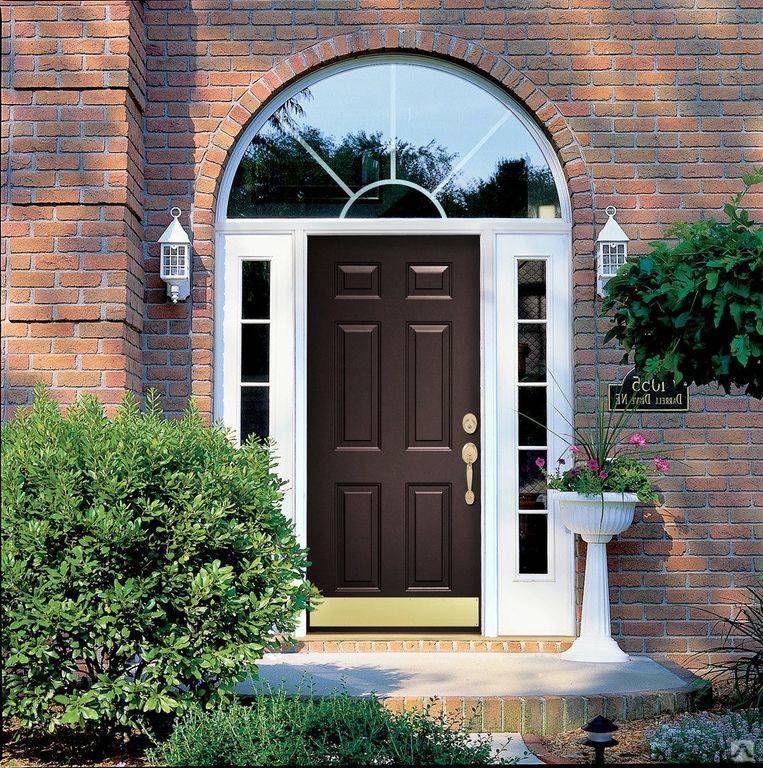 Как подобрать входную дверь для загородного дома?