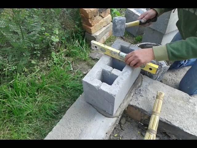 Строим гараж из шлакоблока: от фундамента до крыши