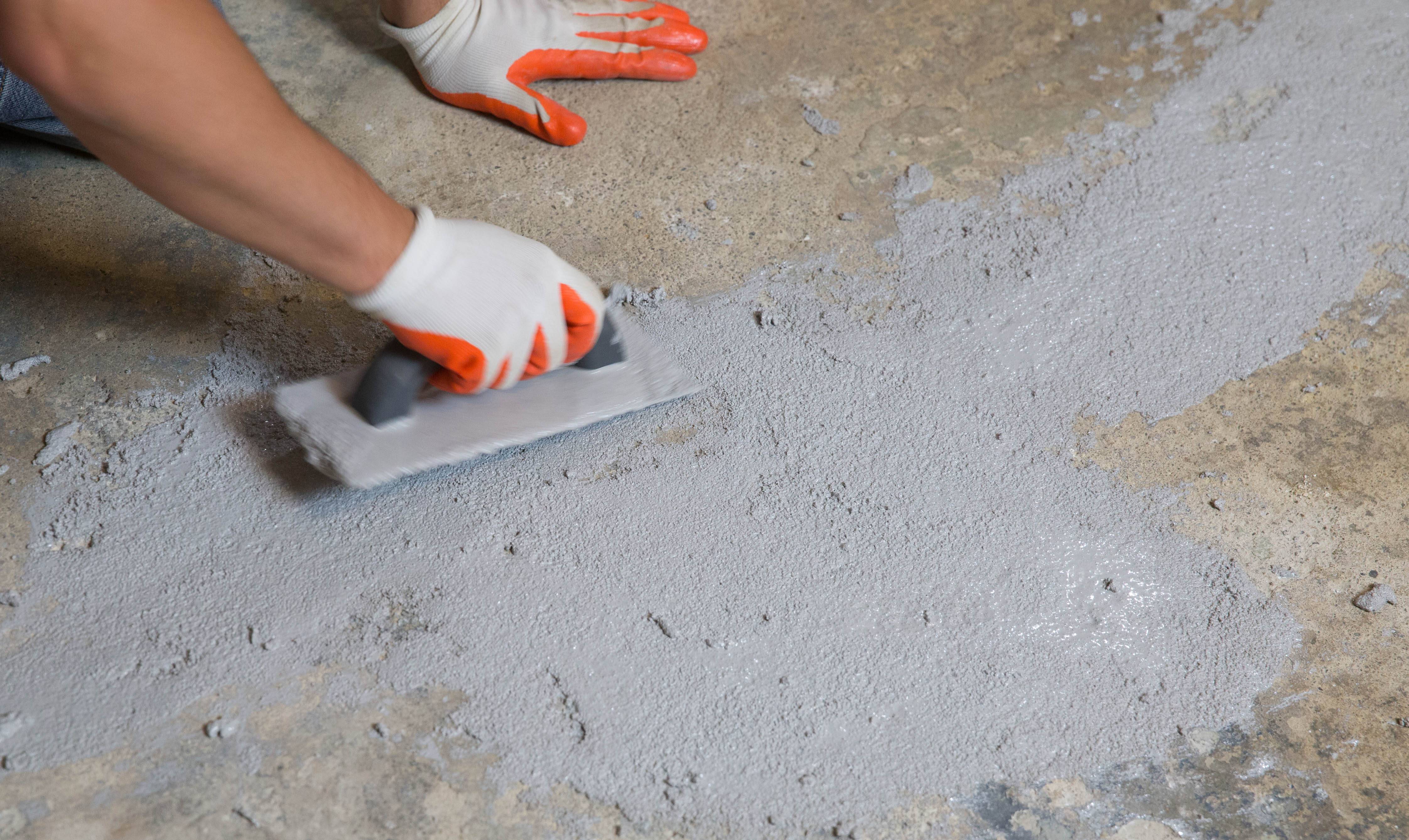 Ремонт выбоин в бетонном полу. ремонт выбоин стяжки бетонного пола своими руками