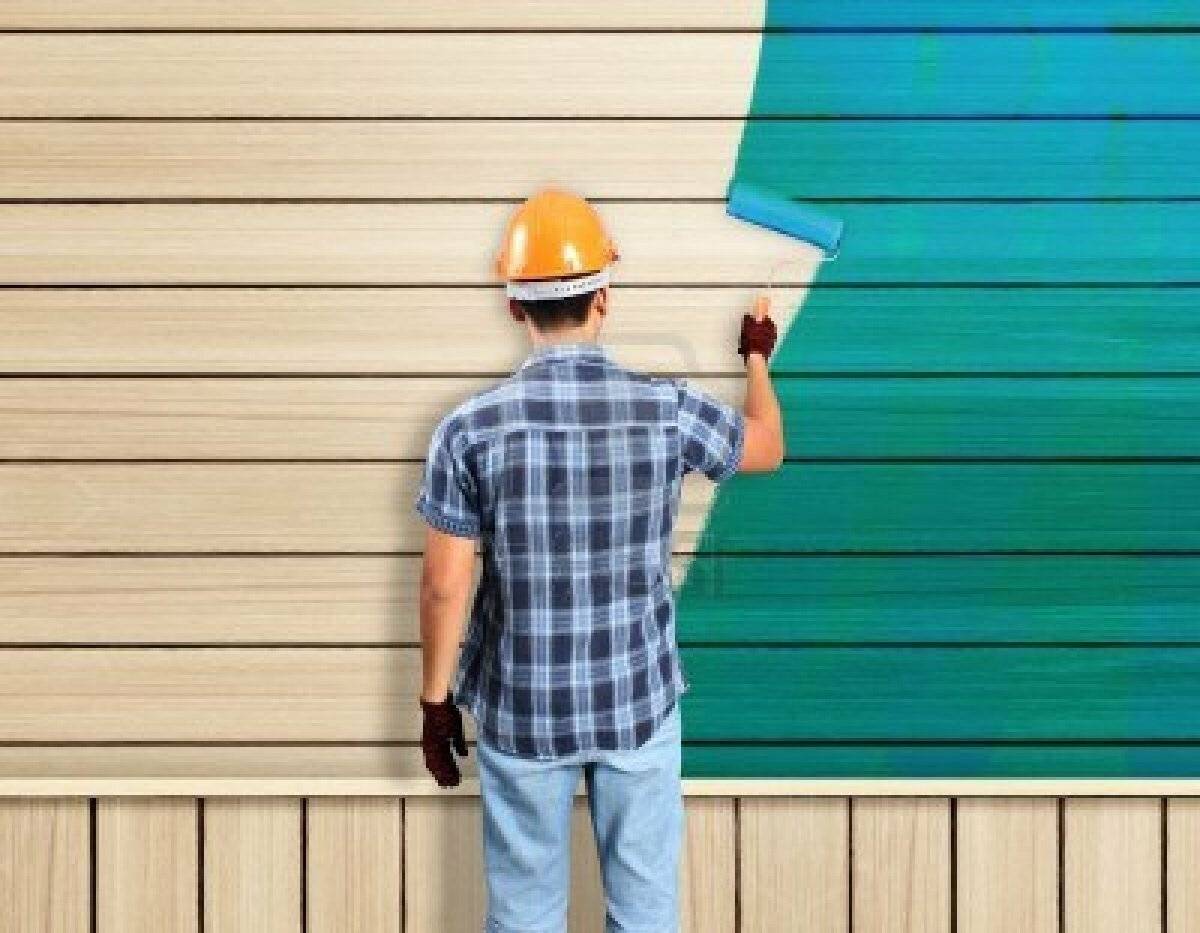 Чем и как покрасить деревянный дом своими силами