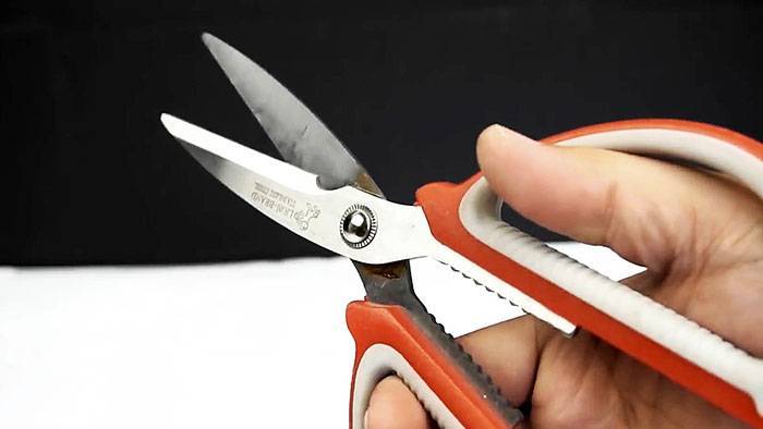 Как заточить ножницы в домашних условиях без специальных инструментов