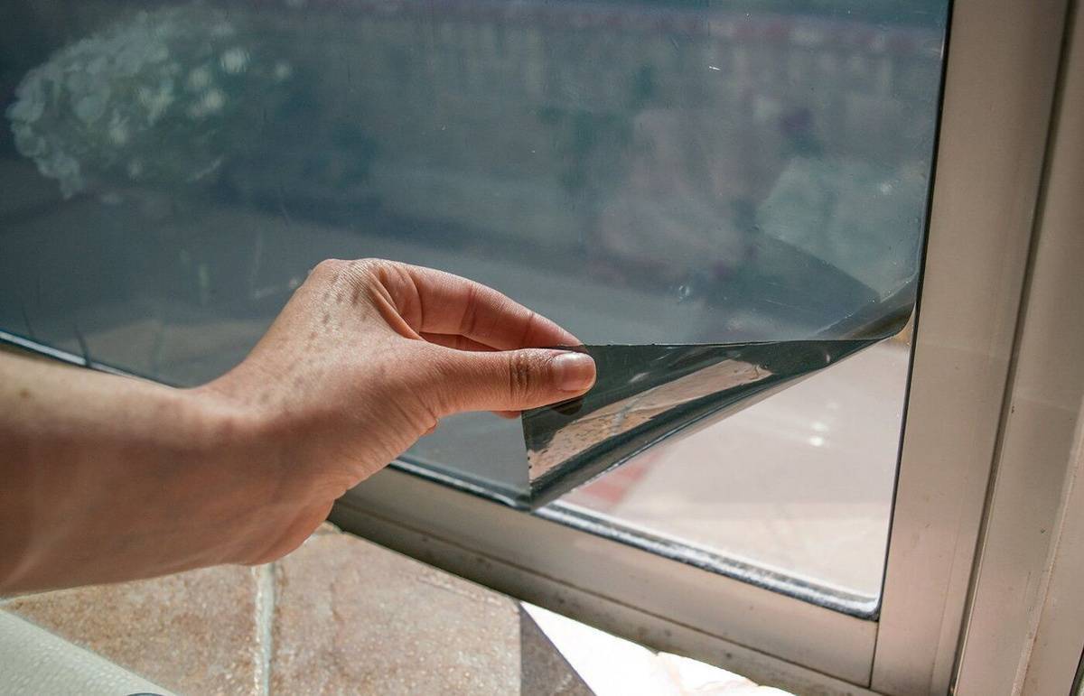 Солнцезащитная пленка на окна: характеристики, отзывы. как клеить солнцезащитную пленку на окна - инструкция :: syl.ru