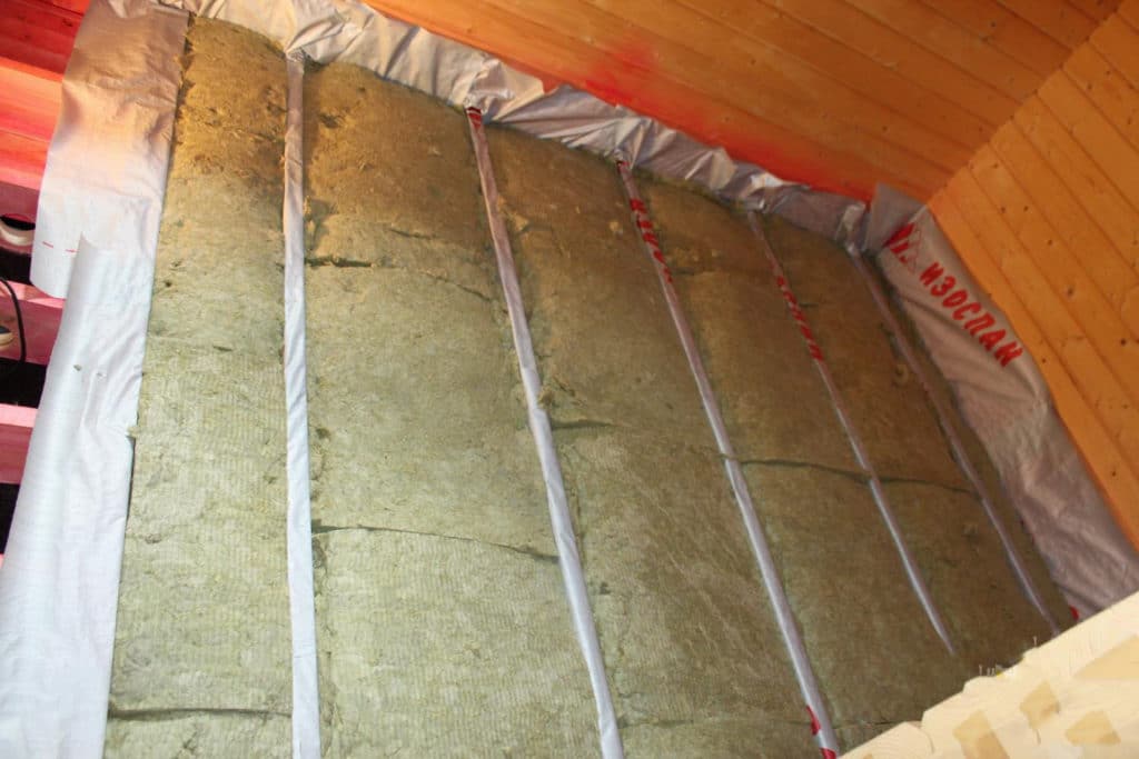 Укладка пароизоляции на потолок как правильно, монтаж, какой стороной класть и крепить