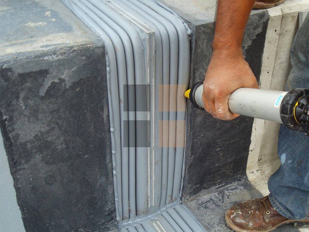 Полиуретановые герметики для бетона: как выбрать? обзор +видео