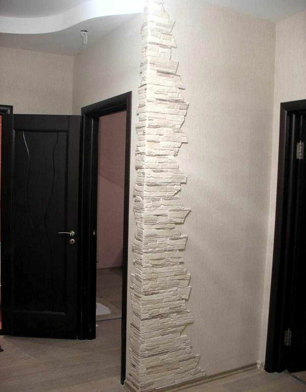 Как выровнять углы стен в квартире?