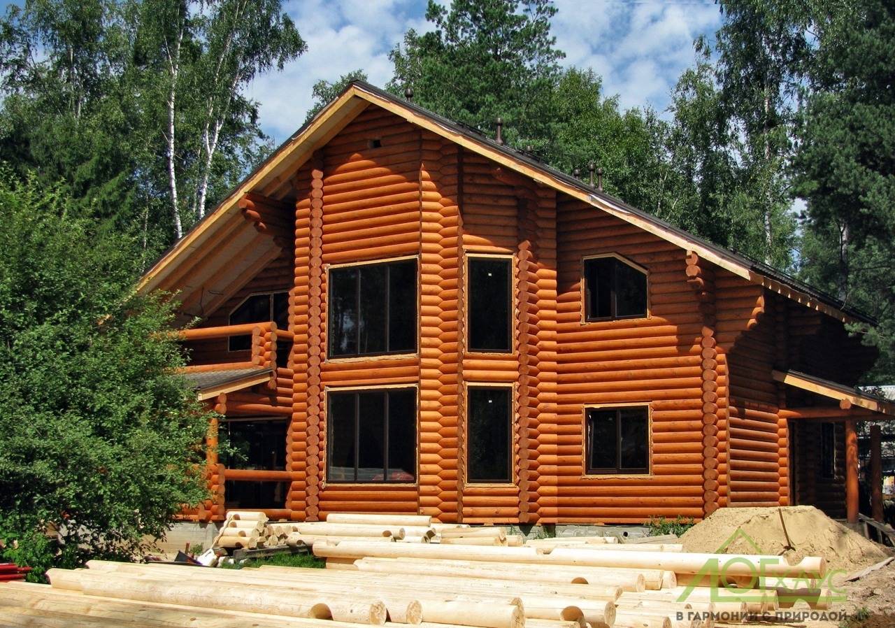 Чем лучше обшить деревянный дом снаружи: полезные советы
