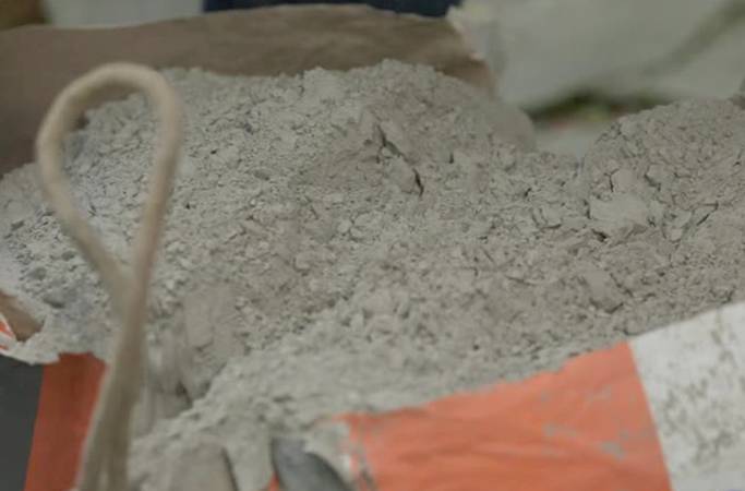 Как правильно хранить цемент и какой у него срок годности?