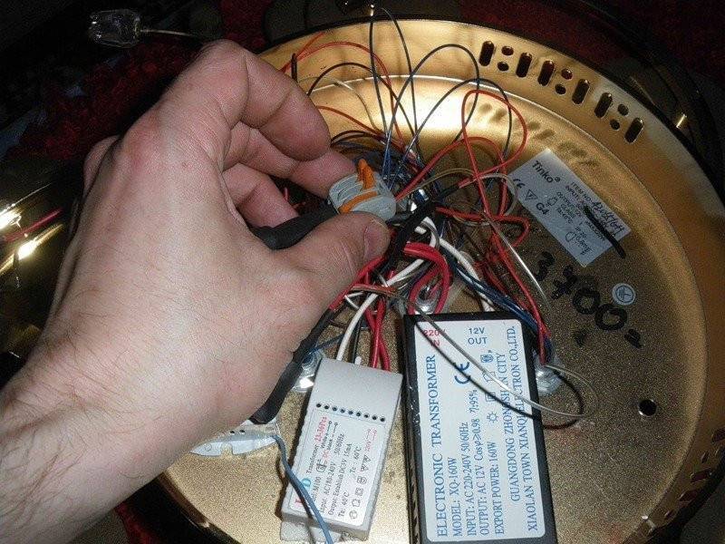 Как провести ремонт люстры с пультом дистанционного управления?