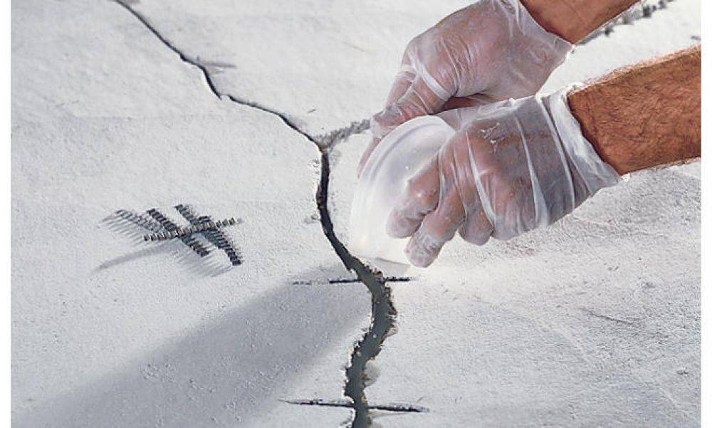 Как выполняется заделка трещин в бетоне: современные технологии