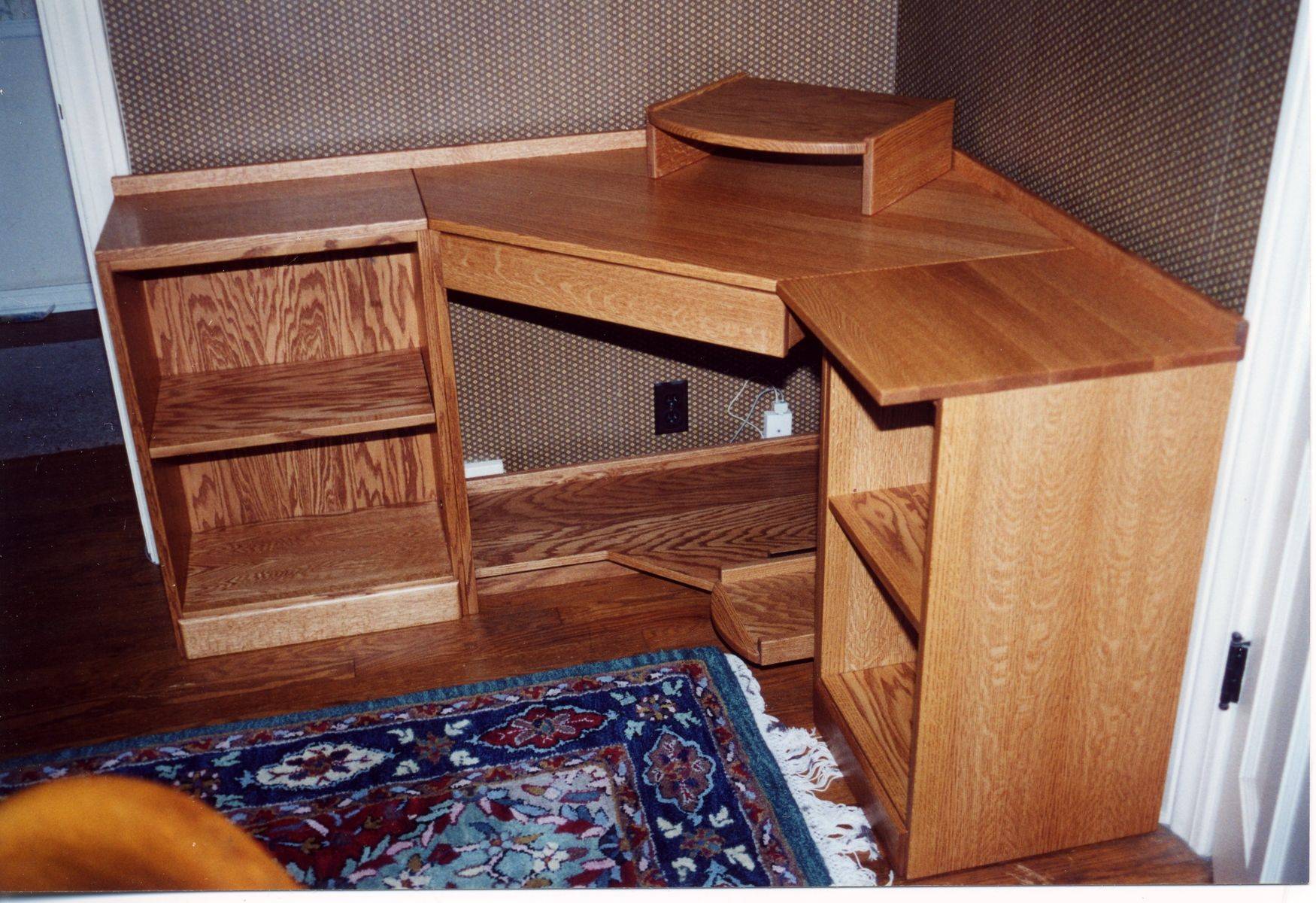 письменный стол с ящиками и полками своими руками