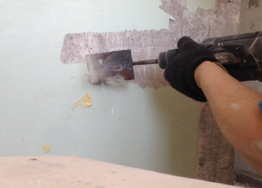 Как удалить старую штукатурку с поверхности стены