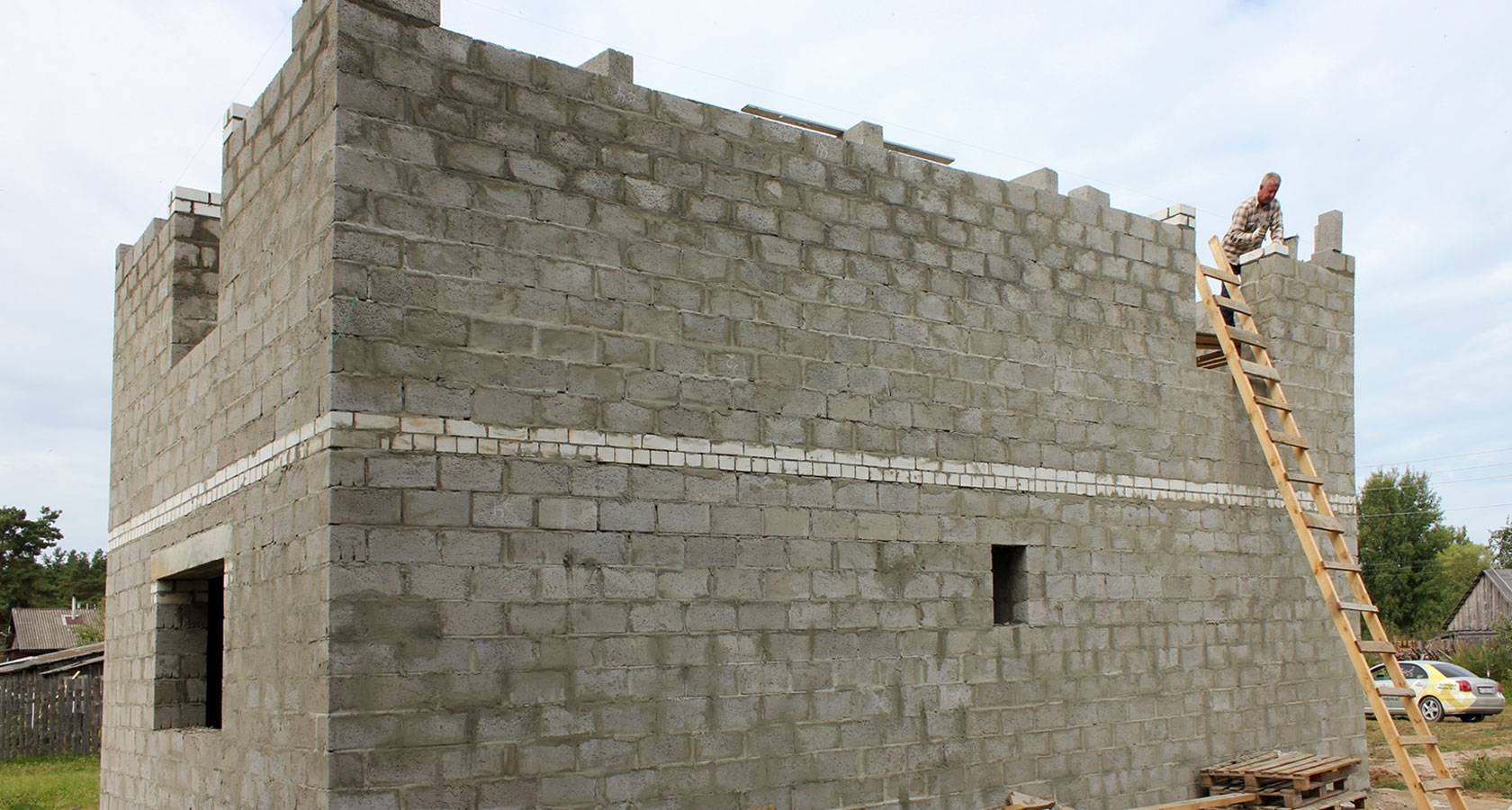 Дом из керамзитобетонных блоков: основные плюсы и минусы постройки